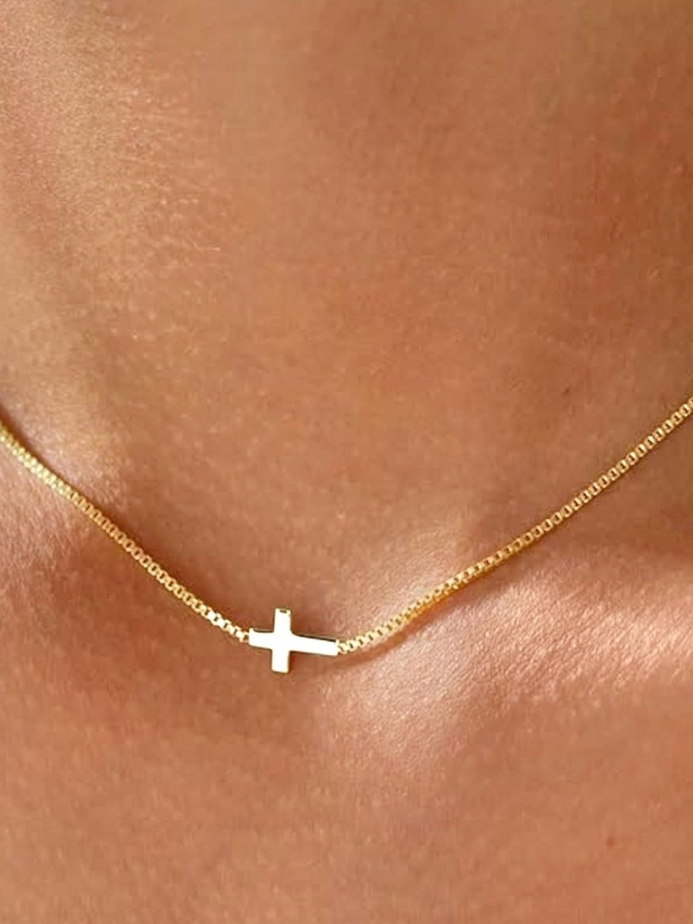 NWT 14k Gold Minimalist Cross Necklace